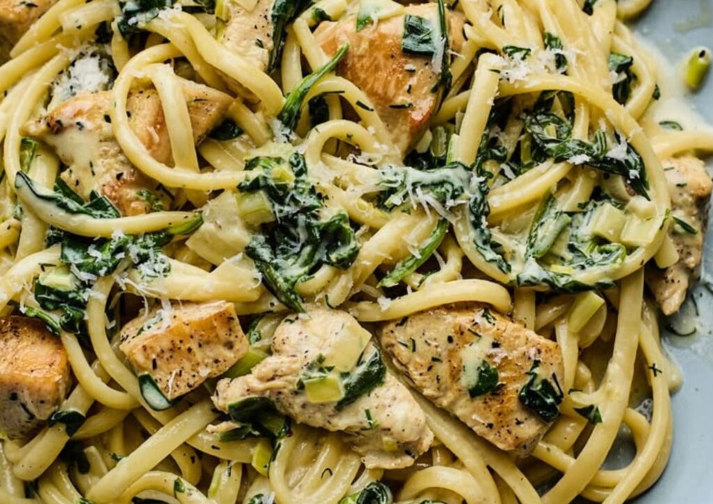 Easy chicken and spinach pasta