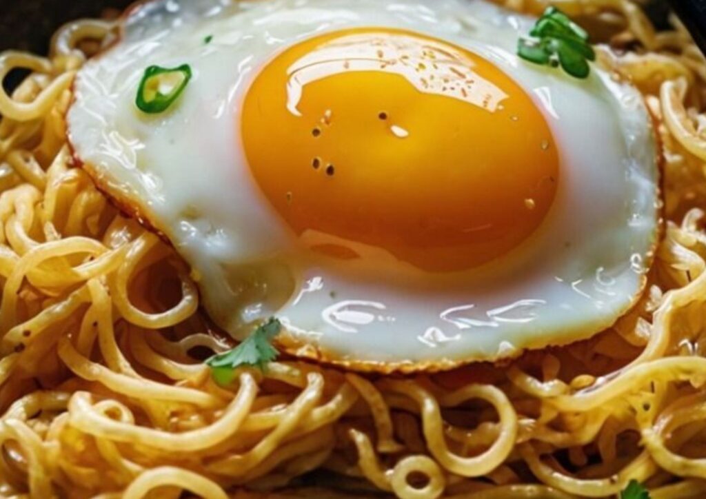 Quick egg fried noodles with vegetables